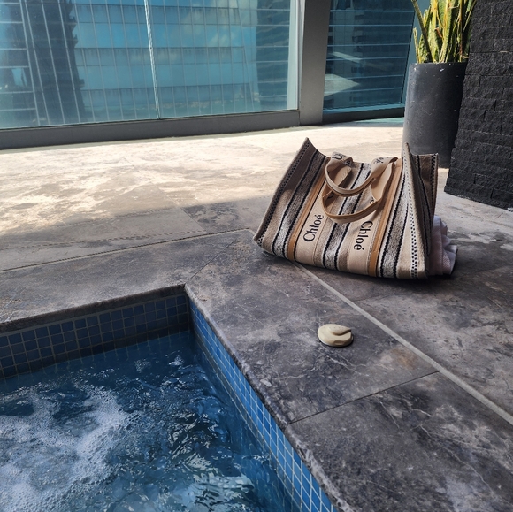 Chloe Handbags - Chloé Woody Large Tote Neutral